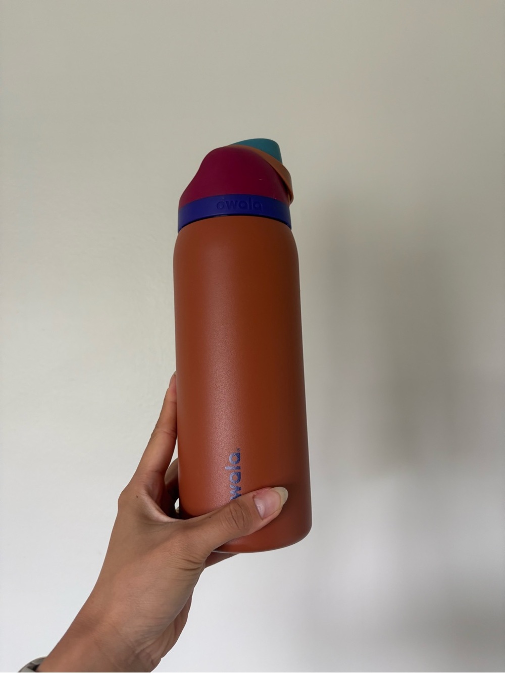 Owala 32 oz Insulated Water Bottle in Gemstone Chic